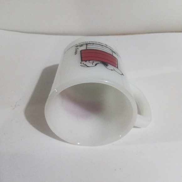 VINTAGE FIRE KING/ ANCHOR HOCKING SNOOPY- " I THINK I'M ALLERGIC TO MORNING" MUG - Picture 7 of 8